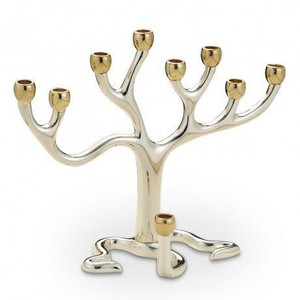 Elegante Menorá Plateada Pulida de Nueve Ramas con Diseño de Estrella, Decoración Elegante para Hanukkah - Product Image 5
