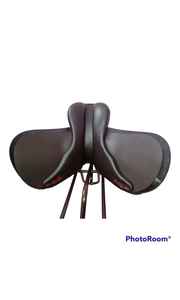 อานม้า TRIDENT INTERNATIONAL TI101OA04 แบบปรับแต่งได้สำหรับการขี่ม้าเดรสสาจ การกระโดดข้ามเครื่องกีดขวาง การแข่งขันม้า - Product Image 3