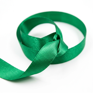 Ruban de satin vert émeraude 6 mm simple face, lot de 20 rouleaux de 8 m, idéal pour couronnes, détails végétaux, artisanat, étiquettes cadeaux, nœuds floraux et projets DIY - Product Image 2