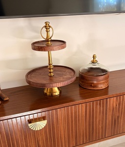 Soporte de Madera Premium para Pasteles, Ideal para Exhibición en Panaderías y Celebraciones Familiares, Ofrece una Construcción Duradera y una Solución para Servir - Product Image 3