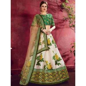 Robe de mariage en soie Banglori à imprimé floral crème et vert Lehenga Choli - Product Image 1