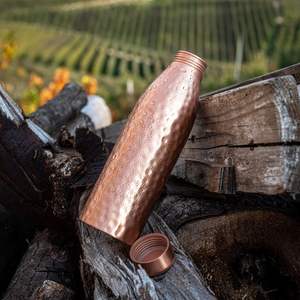 Botellas de Agua de Cobre Martillado de Diseño de Alta Calidad para Uso en el Hogar, Cocina y Restaurantes, Calidad de Exportación - Product Image 1