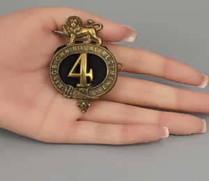 Insignia de gorra Glengarry del 4º Regimiento Real de Pie del Rey, 1874–1881, insignia de regimiento británico - Product Image 2