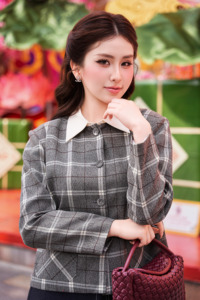 เสื้อแจ็คเก็ตลายสก๊อตสีเทาหรูหราสำหรับผู้หญิง ปกเสื้อแบบถอดได้ แขนยาว ใส่ซ้อนกันได้ เสื้อคลุมสำหรับฤดูใบไม้ร่วงและฤดูหนาว SELENE - Product Image 4