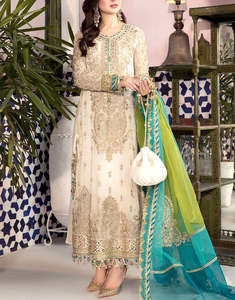 Elegante Traje Anarkali Beige Bordado con Dupatta Verde, Vestido de Boda Tradicional Indio y Pakistaní Hasta el Tobillo para Mujer - Product Image 2