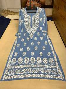 Abrace la Elegancia Eterna con Esta Elegante Kurta Azul Cielo con Bordado Floral - Product Image 5