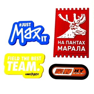 Badges logo 3D en PVC personnalisables, imperméables, durables, thermocollants, en caoutchouc, pour le sport, écologiques, avec logo en relief, motif fleur cœur, pour vêtements - Product Image 3