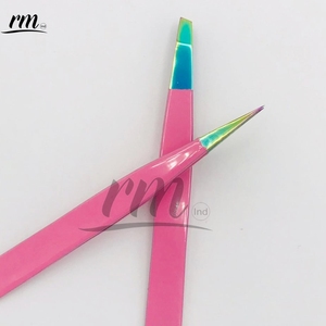 Pinzas inclinadas de acero inoxidable de colores surtidos RMI Wholesale, juego de 4 piezas con punta de plasma múltiple y pinzas para cejas con recubrimiento en polvo rosa - Product Image 4