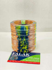 Quemador de incienso de madera y resina hecho a mano, perfecto para crear una fragancia relajante para el hogar, rituales de meditación y tiempo de relajación. - Product Image 2