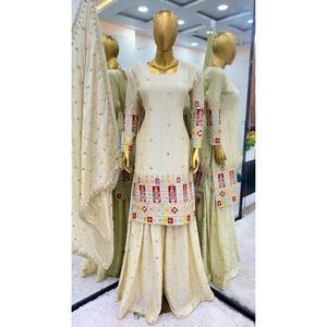 Hermosa ropa musulmana tradicional Top-Gharara y Dupatta con trabajo de secuencia de bordado - Product Image 3