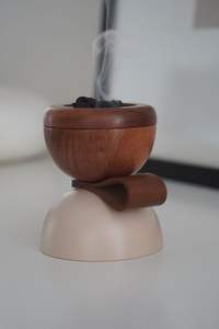 Quemador de incienso de madera de diseño auténtico que apoya las tradiciones de fragancias antiguas y la vida moderna. - Product Image 2