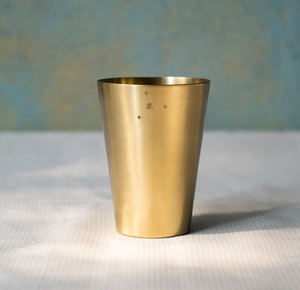 Verres à shot en laiton massif avec logo personnalisé, finition de qualité supérieure, design moderne et écologique à prix abordables - Product Image 6