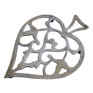 Trípode Redondo de Hierro de la Mejor Calidad, Soporte Decorativo de Metal para Ollas Calientes, Decoración de Cocina Estilo Rústico a Precio Competitivo - Product Image 2