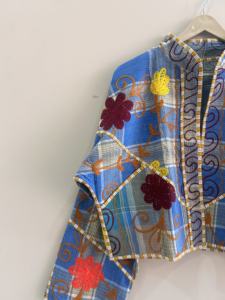 ขายส่งเสื้อแจ็คเก็ตครอปแบบกลับด้านได้ ทำมือสไตล์ซูซานี คันธา สำหรับผู้หญิง - Product Image 3