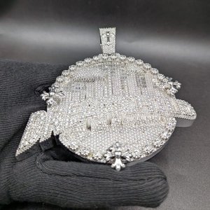 Pendentif personnalisé pour homme en argent 925 et moissanite, motif skyline urbain, serti de moissanites taille baguette et taille ronde, bijou de luxe tendance hip-hop, cadeau - Product Image 5