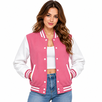 Veste de baseball personnalisée pour femme, rose et blanche, style varsity, fermeture à boutons pression, col et poignets côtelés rayés