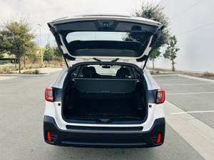 Subaru Outback Premium Crossover AWD Usado del 2021 - Product Image 4