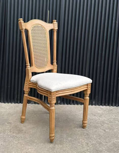 Chaise pour événements et mariages, design de qualité supérieure, fabrication au Pakistan, design féerique, nouvelle conception en bois pour salle à manger. - Product Image 6