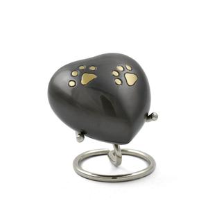 Urne funéraire noire en forme de cœur pour animaux de compagnie avec empreintes de pattes, urne commémorative en métal pour cendres, idées de cadeaux funéraires, petites urnes en forme de cœur, durables - Product Image 2