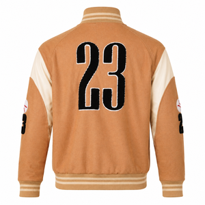Blouson universitaire en laine personnalisé pour homme avec broderies chenille, fermeture éclair en laiton antique, style streetwear, blouson d'hiver type Letterman, fabrication OEM - Product Image 2