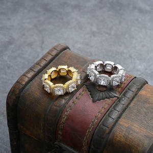 Bague Cocktail Unisexe de Luxe en Moissanite Ronde Taille Brillant, Plaqué Or 18K, Argent 925, Style Hip Hop Géométrique Sertie à Griffes - Product Image 3