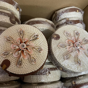 กระเป๋าสะพายไหล่ทรงวินเทจ ดีไซน์ใหม่ ทำจากผักตบชวา พร้อมหูหิ้วประดับลูกปัด สายหนัง ซับในผ้าไหม เหมาะสำหรับทุกเพศ ใช้ได้ในช่วงฤดูร้อนและไปเที่ยวชายหาด - Product Image 1