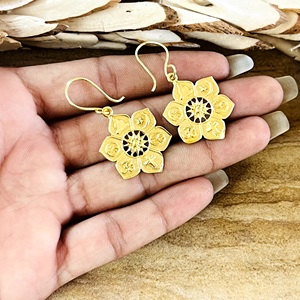 Pendientes de Diseño Bohemio con Flores, Pendientes Tribales de Latón para Mujer, Bañados en Oro de 18k, Pendientes Colgantes con Mandala, Venta al por Mayor/OEM/ODM - Product Image 5
