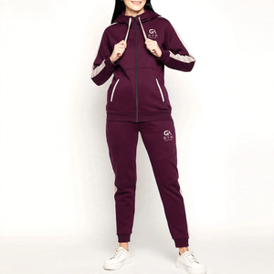 Conjunto Deportivo Personalizado para Mujer GYM ACTIVE con Tela Transpirable, Cintura Elástica y Ajuste Extensible Diseñado para Entrenamientos - Product Image 1