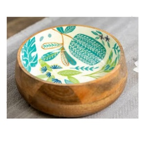 Tazón de madera redondo impreso con pegatinas para servir ensaladas, de calidad sostenible, para decoración de mesa de boda. - Product Image 4