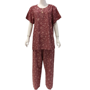 Pijama Largo para Mujer, de Uso Diario, con Manga Corta y Pantalón Largo, Tela de Rayón, Ajuste Súper Holgado, Estampado Floral de Chrysanta - Product Image 2