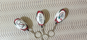 Llaveros promocionales de pelota de Rugby logotipo personalizado marca pelota de Rugby llavero para regalar recuerdo en miniatura pelota de Rugby llavero - Product Image 3