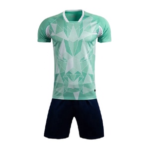 Diseños personalizados, uniforme deportivo, ropa de fútbol, camisa y pantalones cortos de sublimación de alta calidad, conjuntos de uniformes para hombres y mujeres, ropa de fútbol - Product Image 1