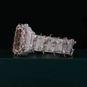 Montre Hip-Hop et entièrement sertie de diamants Moissanite VVS, qualité VVS, fournie directement par l'usine, à prix abordable, d'un fabricant indien. - Product Image 4