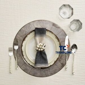 Cadeau parfait de haute qualité: napperon en nacre et capiz, décor de salle à manger unique fait à la main pour les mariages ou les occasions festives. - Product Image 3