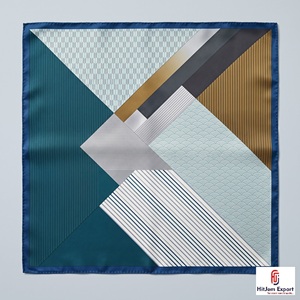 Écharpe bandana imprimée de haute qualité, tissu léger, étiquette blanche, fabricant OEM ODM, produits textiles personnalisés Bali - Product Image 1