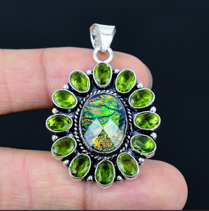 Ópalo natural, colgante de flor de peridoto, collar floral, joyería para mujer, joyería hecha a mano - Product Image 1