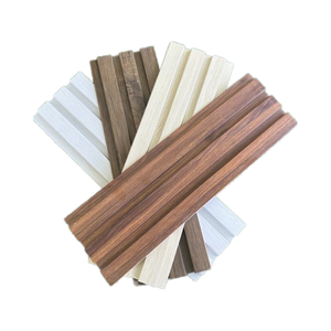 Panel de pared de PVC moderno del fabricante Revestimiento de pared decorativo de 3-4 ondas Paneles WPC estriados de 200mm-Impermeable insonorizado e ignífugo - Product Image 1