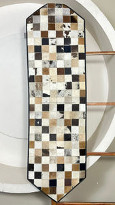 ผ้าปูโต๊ะหนังวัวแท้ลายตารางเย็บปะติดปะต่อ ดีไซน์หรูหรา งานฝีมือประณีต ปี 2026 สำหรับตกแต่งบ้านและโต๊ะอาหาร - Product Image 4