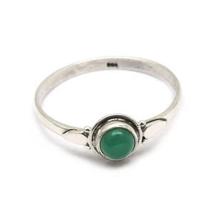 Anillo de ónix verde de corte redondo brillante en plata de ley 925, anillo de boda estilo Art Deco para chicas en estilo bohemio. - Product Image 1