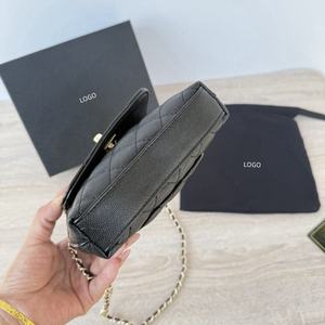 Sac à main carré de luxe pour femme en cuir véritable durable avec bandoulière chaîne, capacité jusqu'à 1L, OEM ODM Vente en gros - Product Image 2