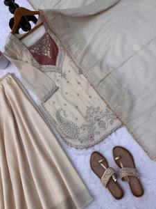 Conjunto de Traje Sharara Beige Bordado con Dupatta de Malla con Lentejuelas de Secado Rápido para Todas las Estaciones, Salwar Kameez para Mujer - Product Image 5