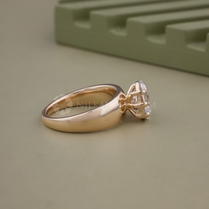 Bague solitaire en or jaune à diamant de laboratoire taille ovale, design tendance, bijoux fins pour femme - Product Image 2