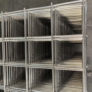 Low Price High Quality Farm and Field <strong>Galvanized</strong> Steel <strong>Welded</strong> <strong>Wire</strong> Mesh Fence - Product Image 2