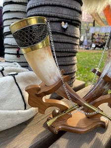 Viking Horn Beer Mugs With Wooden <b>Stand</b> And Decorative Sword Holder Floral Pattern Gold Plated Vintage Style For Party Adult Use - Product Image 6