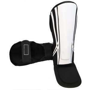 Espinilleras de Cuero Premium con Logotipo Personalizado para Adultos, Protectores de Espinilla para Fútbol y Otros Deportes, OEM - Product Image 1