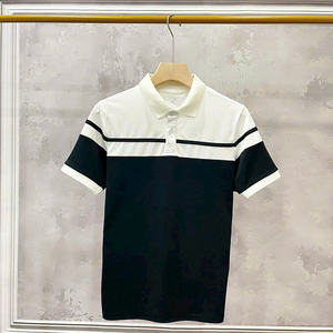 T-shirt mignon Mickey pour femmes - Tissu en coton doux et respirant, style décontracté, parfait à porter avec des jeans, des jupes ou des shorts - Product Image 6