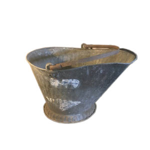 Seau à charbon en fer métallique finition rustique, fait main, de haute qualité, pour ensemble de cheminée et accessoires - Product Image 2