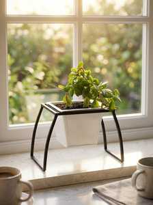 Magnifique jardinière décorative en métal de grande taille, de couleur gris foncé, faite à la main, avec des motifs floraux et de jardin en relief - Product Image 3