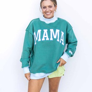 Sudadera Oversize Verde de Algodón Tejido con Cuello Redondo y Manga Regular, Estilo Casual con Bolsillo Frontal y Estampado de Letras 'Mama' - Product Image 2
