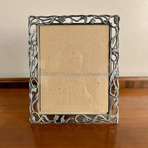 Cadre photo en métal de qualité supérieure pour la décoration de bureau, ajoutant un style professionnel, une durabilité et une apparence raffinée aujourd'hui - Product Image 2